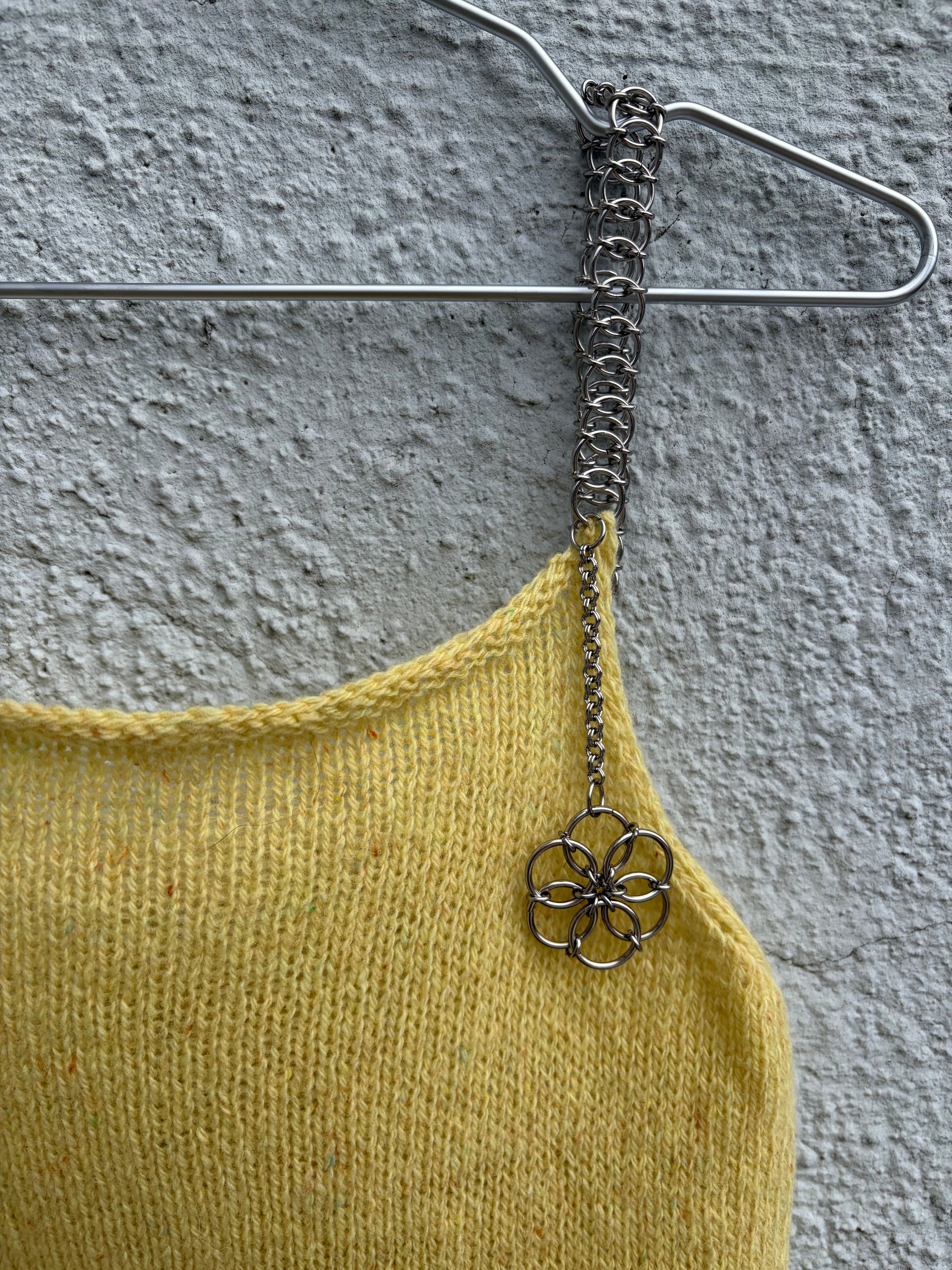 The charm top, Banana