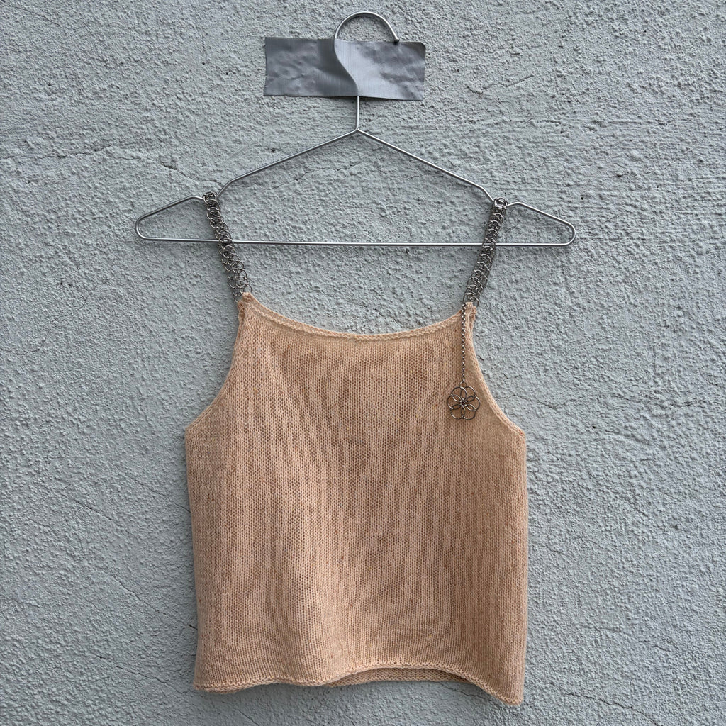 High back in color peach 